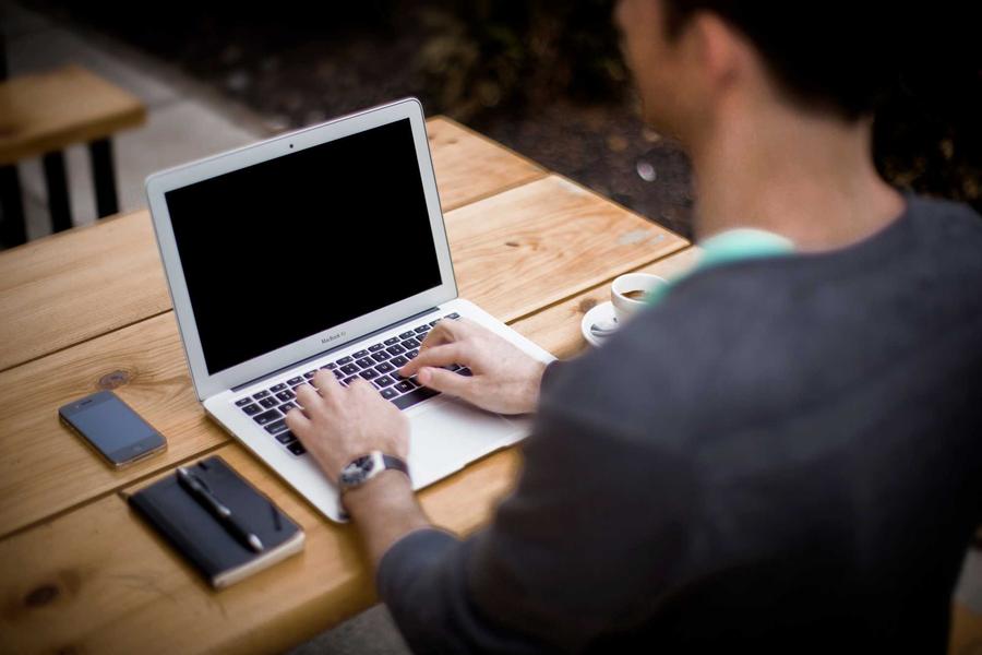Courier and logistics app development in Dubai